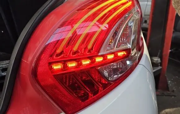 Peugeot 208 I Rear/tail lights 9672628380 IMPRK1546579