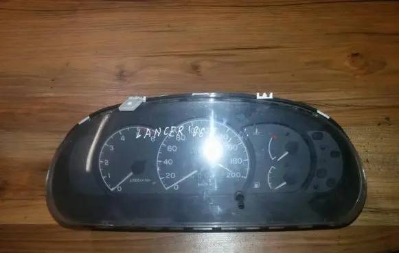 Mitsubishi Lancer Speedometer (instrument cluster) mr168075 207-410