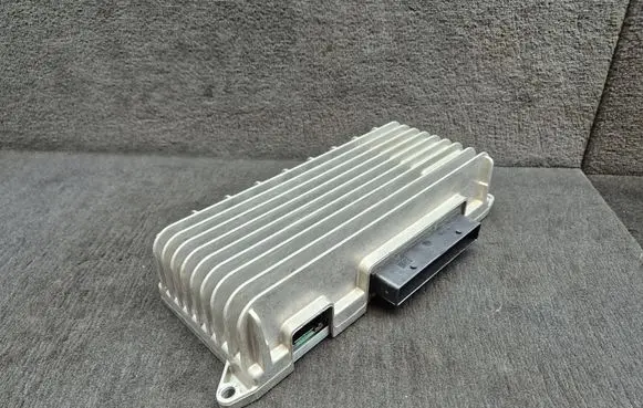 Audi A6 S6 C6 4F Sound amplifier 4F0910223K 4F0035223L