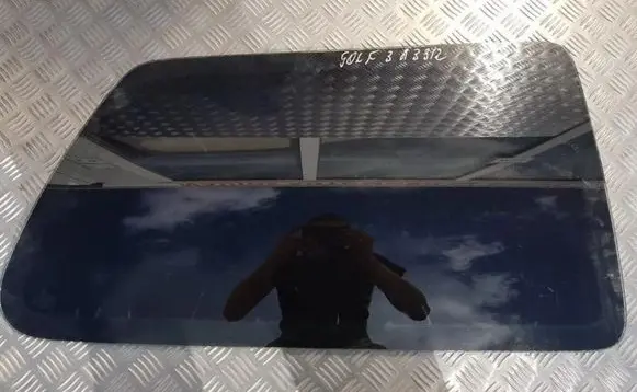 Volkswagen Golf III Rear side window
