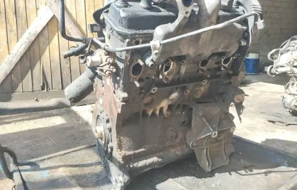 Volkswagen PASSAT B5 Engine 028103373N