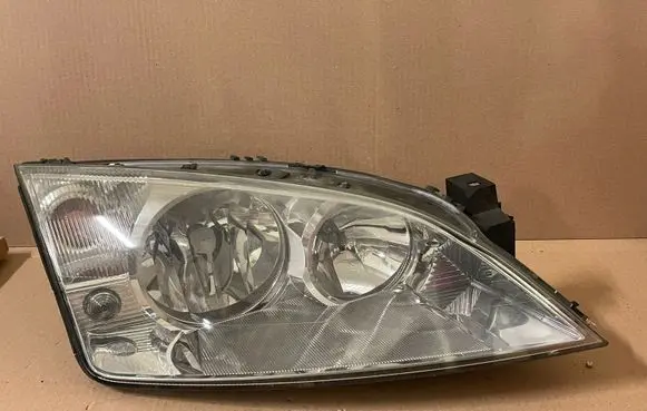 Ford Mondeo Mk III Headlight/headlamp 030174202
