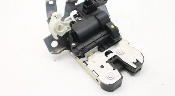 Audi A4 S4 B9 8W Tailgate/trunk/boot lock/catch/latch 8W0827503