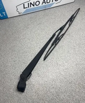 BMW 3 E36 Rear wiper blade 8357517