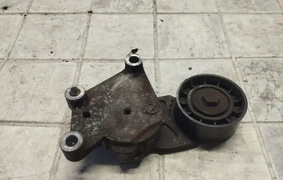 Peugeot 307 Alternator belt tensioner 