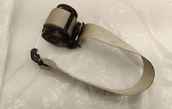 Chrysler Pacifica Third row seat belt P6EB031D2AE 6361236 TS6038210039
