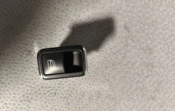 Mercedes-Benz E W212 Electric window control switch A2049057601