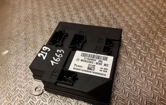 Mercedes-Benz CLS C219 Central body control module 2115458532 A2115458532