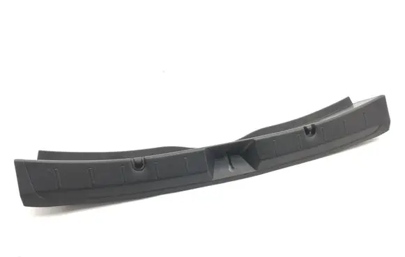 Trunk/boot sill cover protection