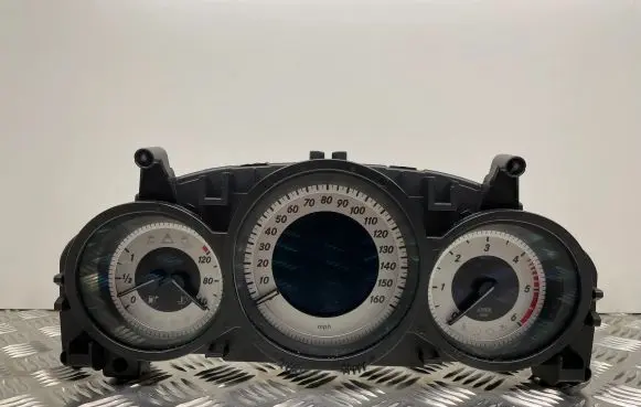 Mercedes-Benz C W204 Speedometer (instrument cluster) A2049004408 A2C33221900 A2C53435305