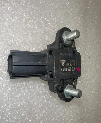 Audi A6 S6 C6 4F Airbag deployment crash/impact sensor 4F0955557B 021470611 061008