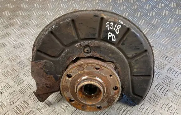 Audi Q3 8U Front wheel hub