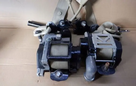 Ford Fusion II Front seatbelt