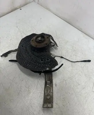 BMW X5 F15 Front wheel hub 77377317 6869870