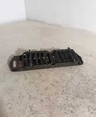 Volvo S70 V70 V70 XC Dash center air vent grill C32J