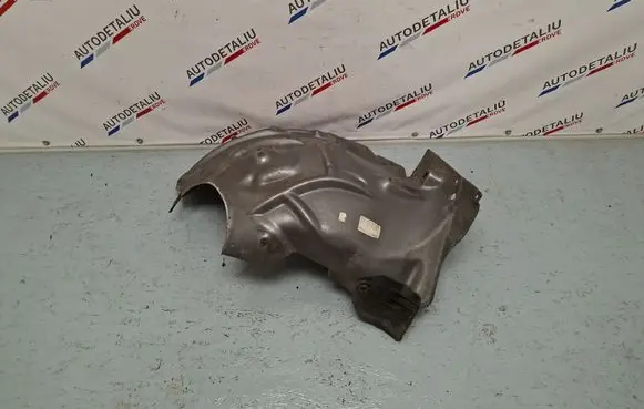 Front wheel arch liner splash guards