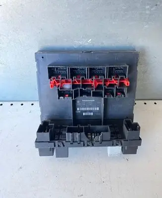 Volkswagen Touran I Comfort/convenience module 3C8937049E 28143246