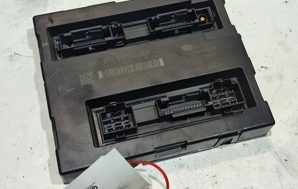 Audi A4 S4 B8 8K Comfort/convenience module 8K0907064EB 00002001 5DK0099183