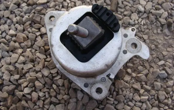 Alfa Romeo Stelvio Engine mount vacuum valve 00505484700