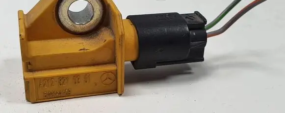 Mercedes-Benz E W212 Airbag deployment crash/impact sensor A2128210351