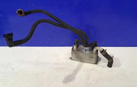 Volvo V60 Engine oil radiator 30792231