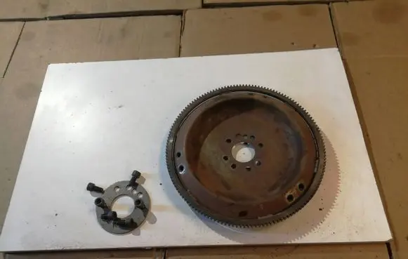 Mercedes-Benz C W203 Flywheel 2720105