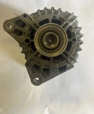 Renault Captur II Generator/alternator TG12C125 231007842RA 2612719A