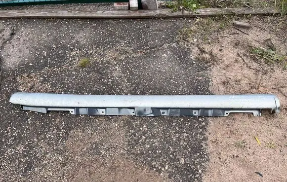 Toyota Avensis T220 Sill 7585105010