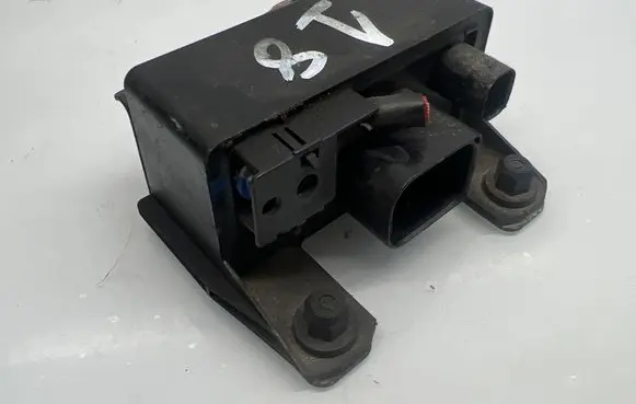 Mercedes-Benz E W211 Glow plug pre-heat relay 0255452832
