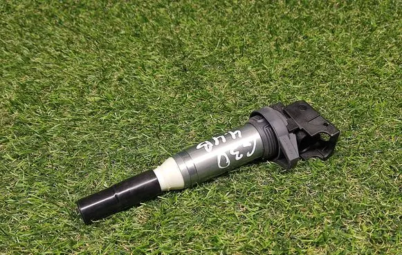 BMW 5 G30 G31 High voltage ignition coil 8611236 861123603