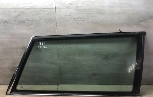 Volkswagen PASSAT B5.5 Rear door window glass 43R00048 DOT24AS2M68