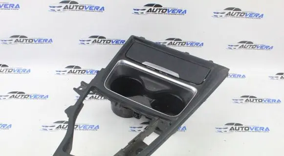 Cup holder front