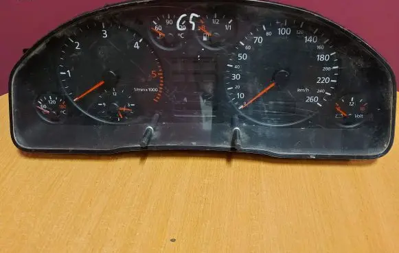 Audi A6 S6 C5 4B Speedometer (instrument cluster) 4B0919860E