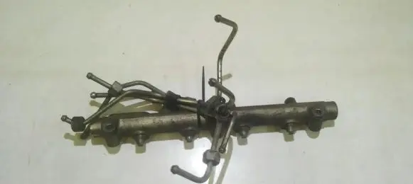 Peugeot 607 Fuel main line pipe 0445214017 013106l1