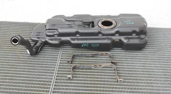 Mercedes-Benz Vito Viano W447 Fuel tank A4474705800 A4474701300