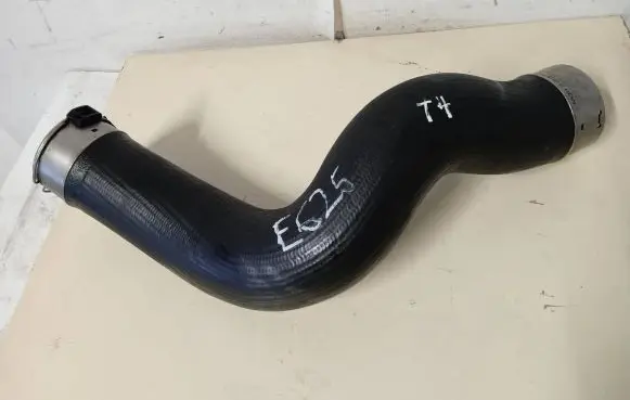 BMW 5 F10 F11 Intercooler hose/pipe 8571897
