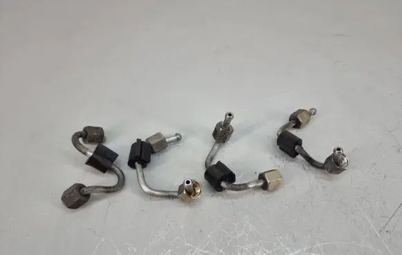 Skoda Octavia Mk3 (5E) Fuel injector supply line/pipe 