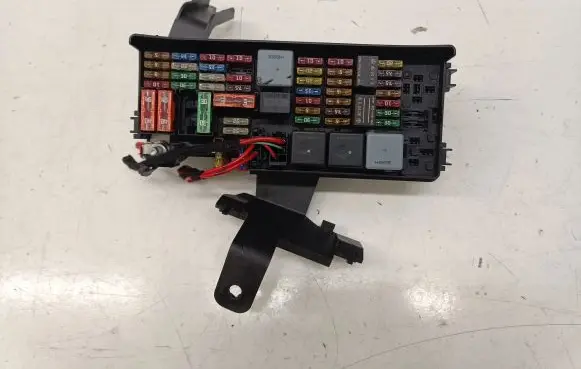 Mercedes-Benz R W251 Fuse module A1645400272