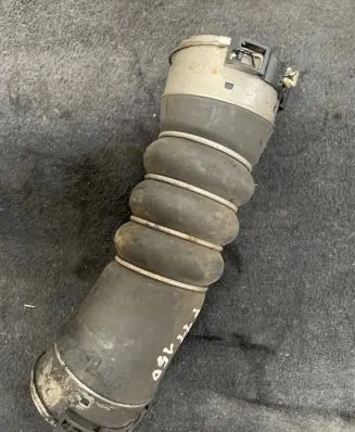 BMW 5 F10 F11 Intercooler hose/pipe 11279410