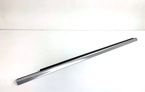 Mercedes-Benz GLE (W166 - C292) Front door glass trim molding 