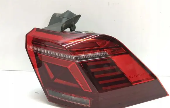Volkswagen Tiguan Rear/tail lights 5NA945208J