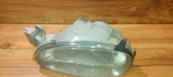Mazda 121 Headlight/headlamp