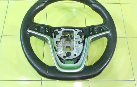 Opel Zafira C Steering wheel 13365200 WP284