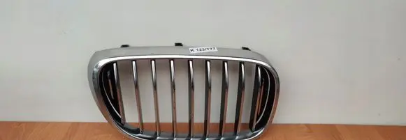 BMW 7 G11 G12 Front bumper upper radiator grill 51137357012