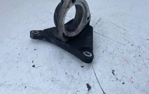 Opel Insignia A Driveshaft support bearing bracket 13219107