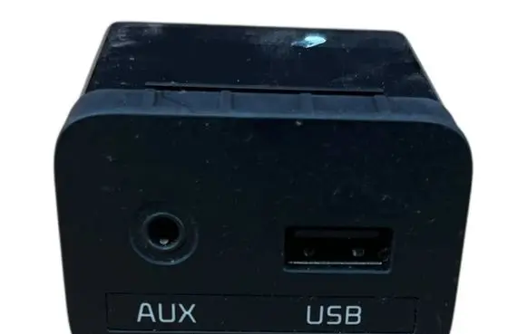 KIA Sportage USB socket connector 961103W100 SSYADUT0 MB1312040450