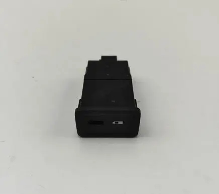 Mercedes-Benz Sprinter W907 W910 USB socket connector A2478200401