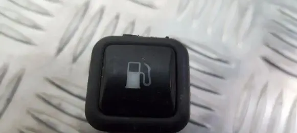 Volkswagen Golf IV Fuel tank opening switch 3b0959833a 03000313
