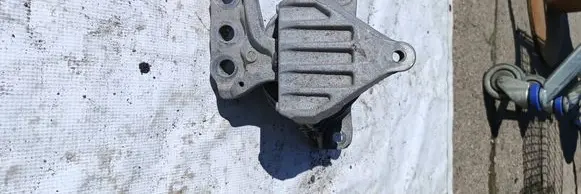 Honda Civic X Engine mounting bracket