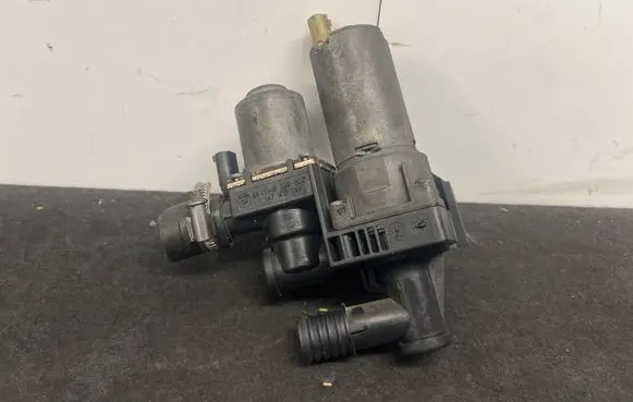 BMW 3 E46 Coolant heater control valve 64118369807 1147412149